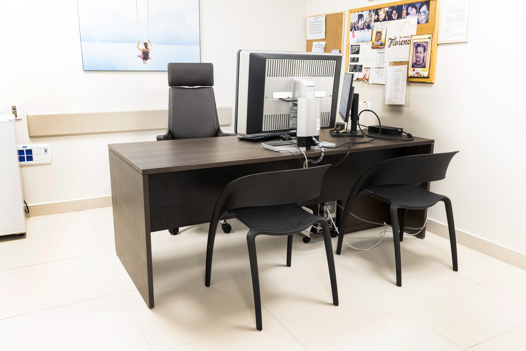 ofimat-tablebee-chair-by-actiudelphi-meryfair.jpeg
